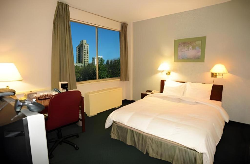 The Marlborough Hotel Winnipeg Exterior foto